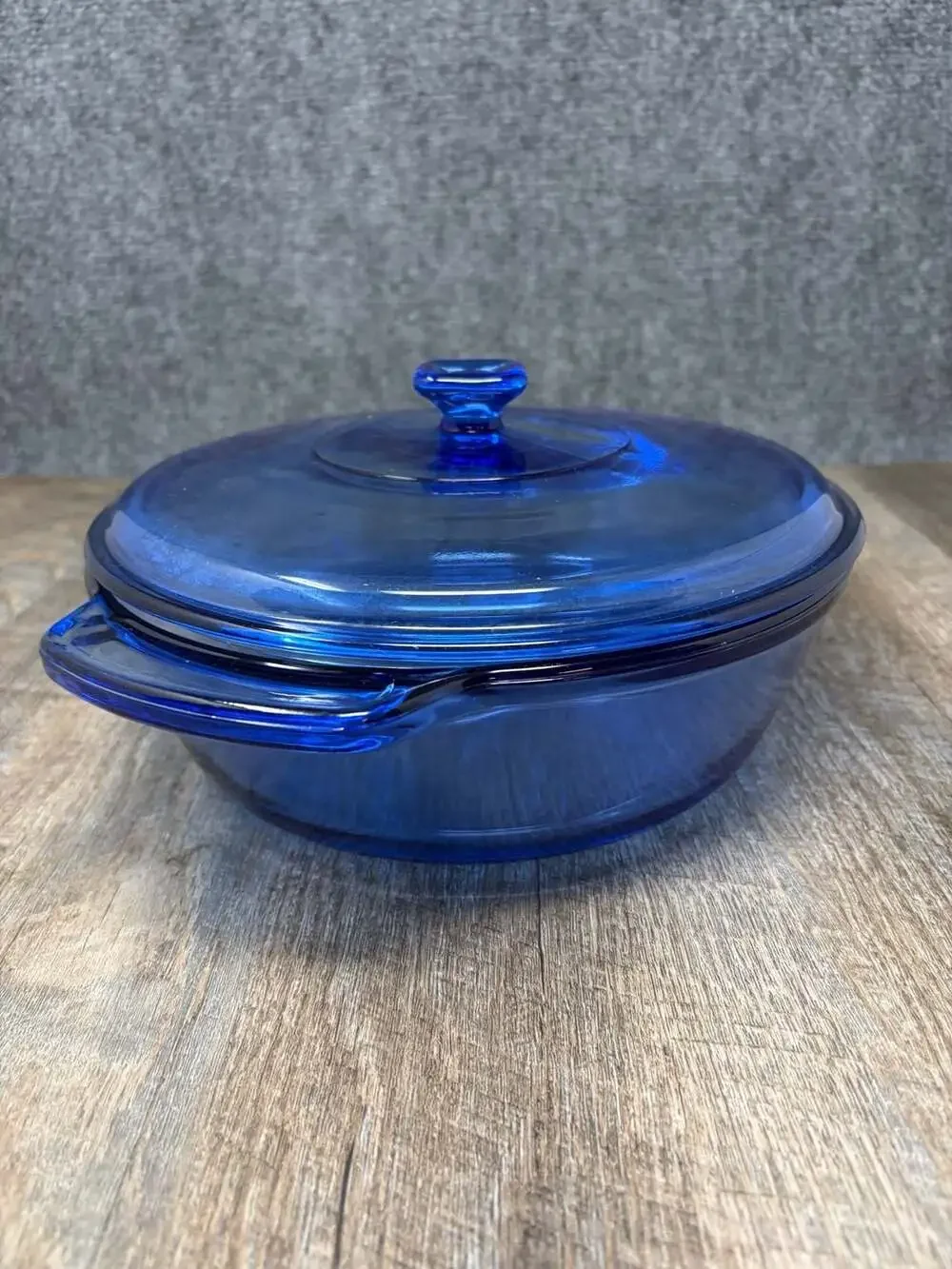 Vintage Anchor Hocking Cobalt Blue Glass 9” dia 2 qt Casserole Baking Dish w Lid